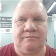 Dou aula para adultos e crianças. Sou poliglota. Tenho muita experiências na área de educação. Leciono diversas matérias como: administração, oratória, comunicação, estou no 4 semestre na universidade concluindo história